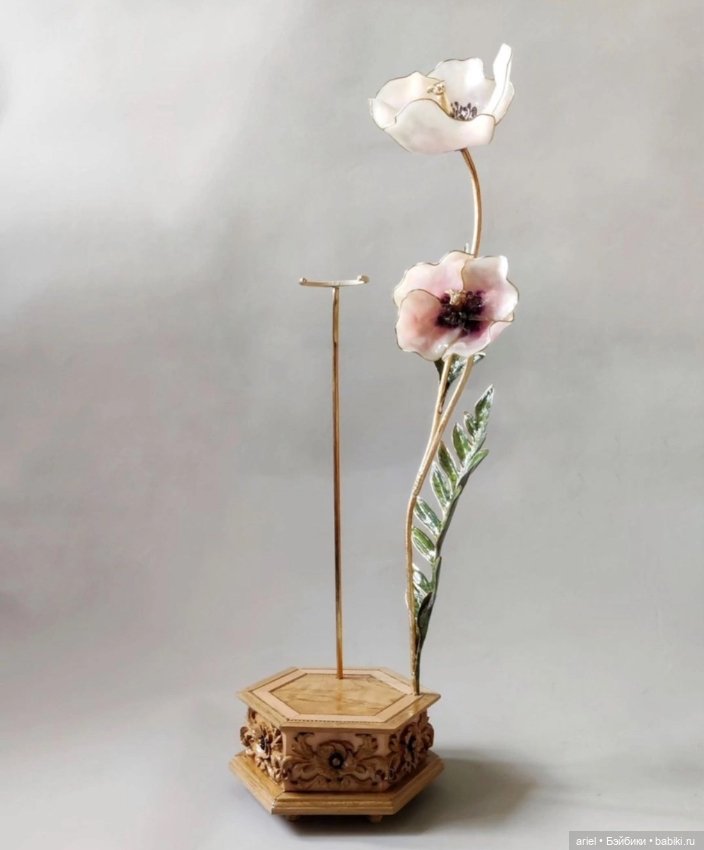 Потрясающие подставки для коллекционных кукол (фото 6)