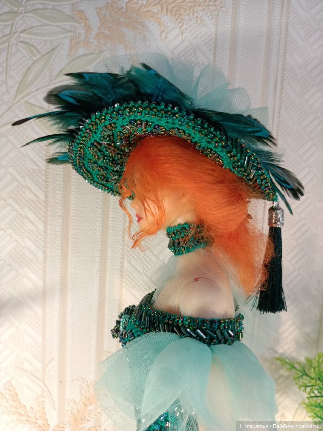 Изумрудное платье из коллекции Парадиз. Шляпа (фото 7)