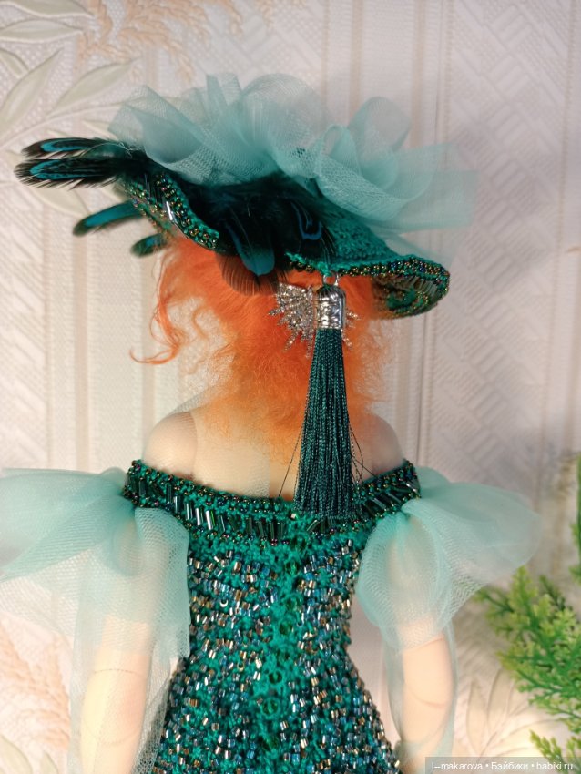 Изумрудное платье из коллекции Парадиз. Шляпа (фото 6)