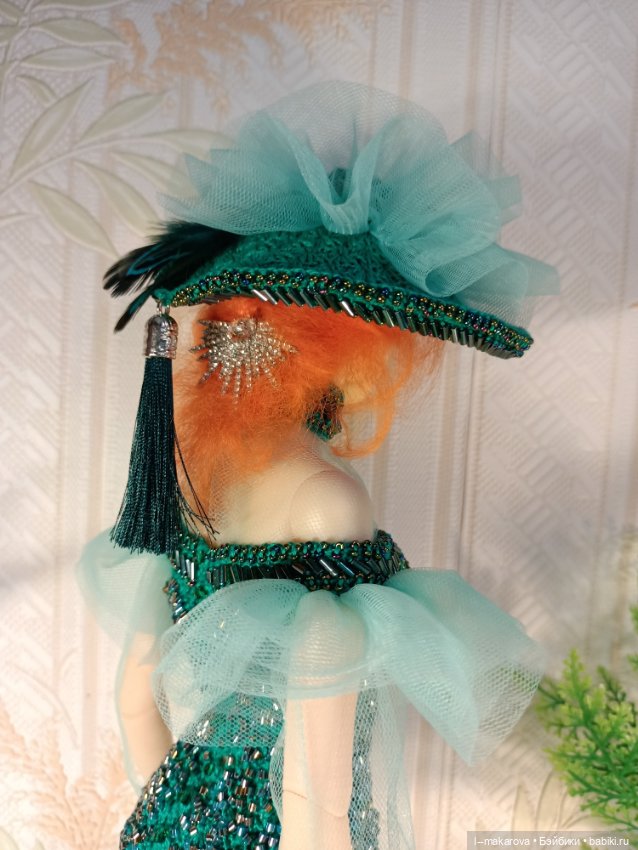 Изумрудное платье из коллекции Парадиз. Шляпа (фото 5)
