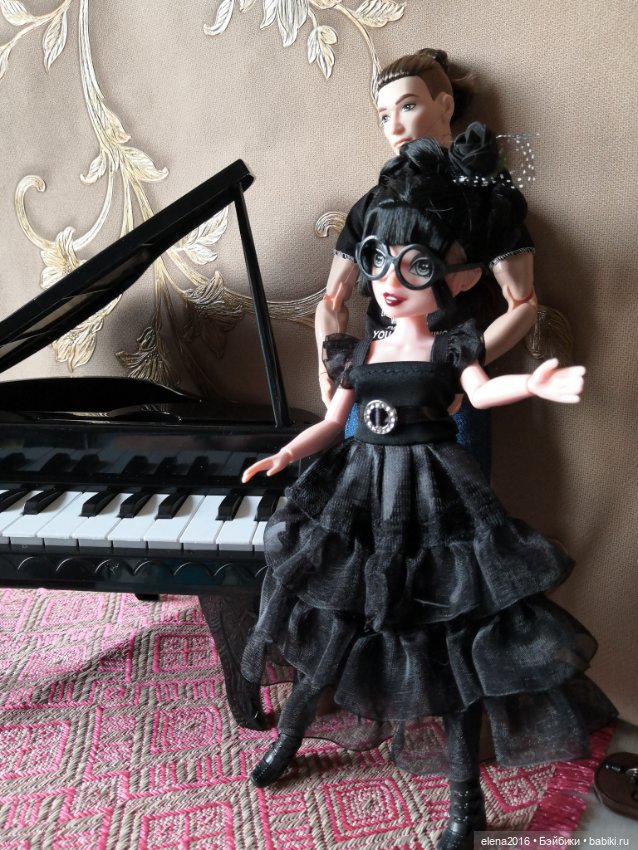 Кукла модель Уэнсдей Аддамс шарнирная 24 см