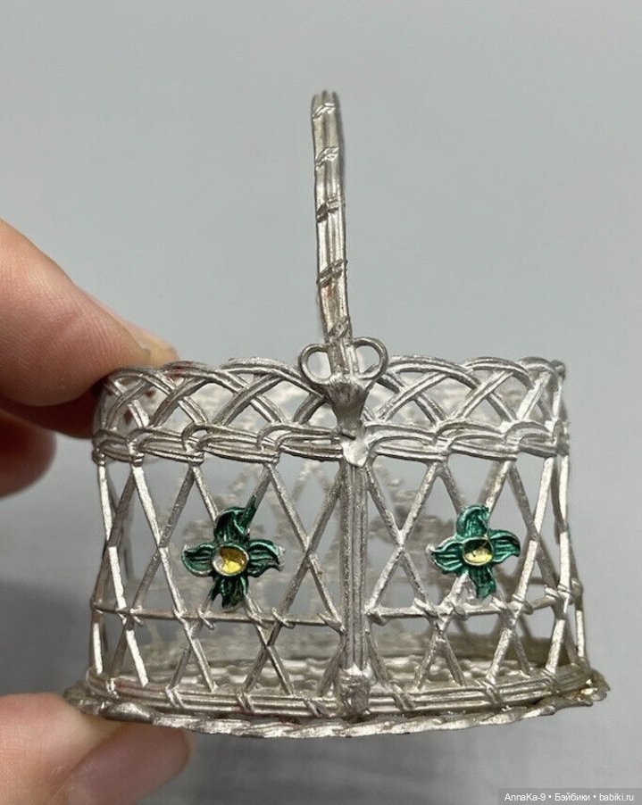 Какие они, цветы для антикварных кукольных домиков