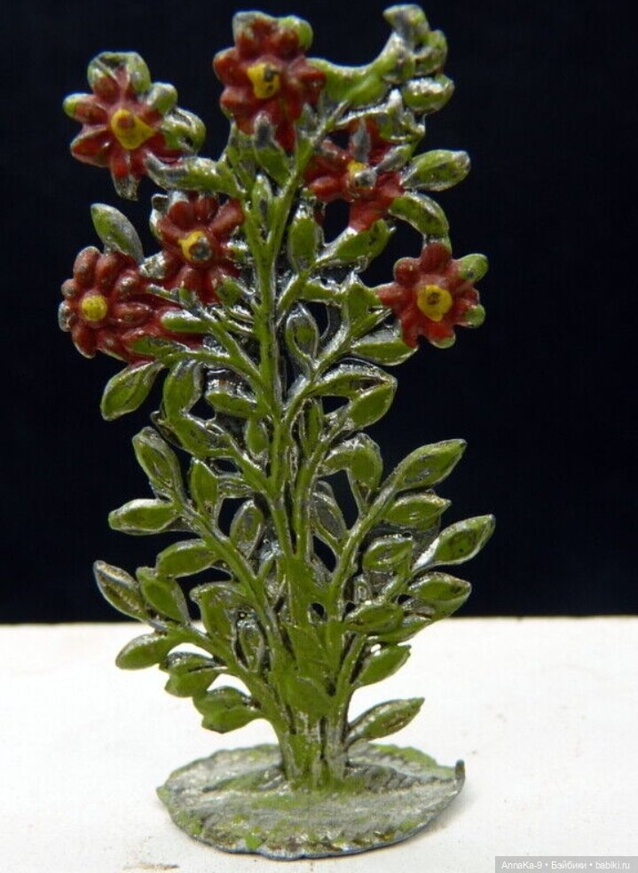 Какие они, цветы для антикварных кукольных домиков