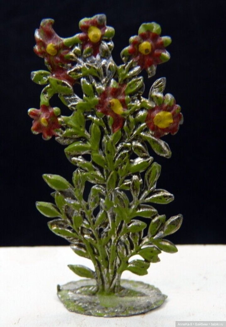 Какие они, цветы для антикварных кукольных домиков