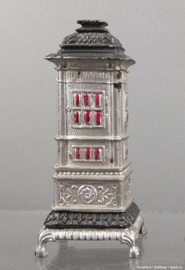 Антикварные печи для кукольных домиков