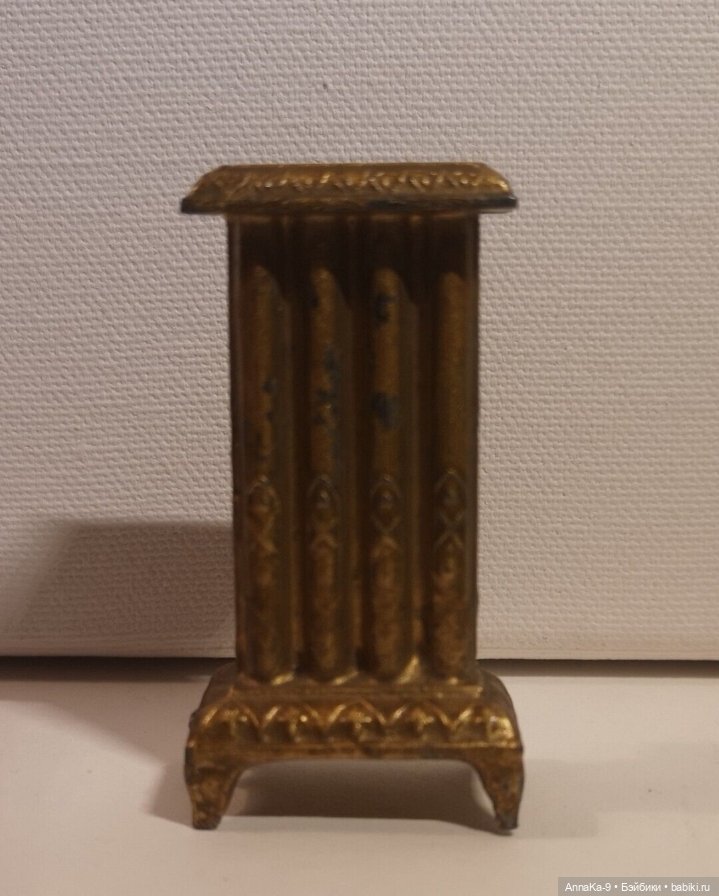 Антикварные печи для кукольных домиков