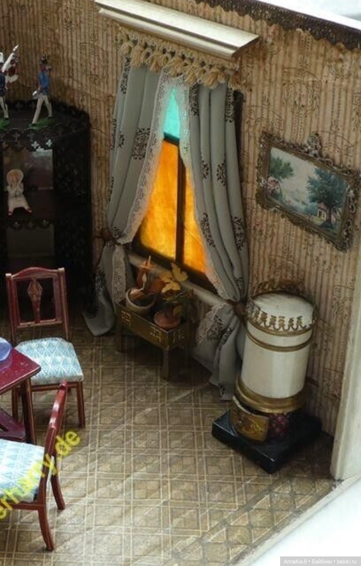 Антикварные печи для кукольных домиков