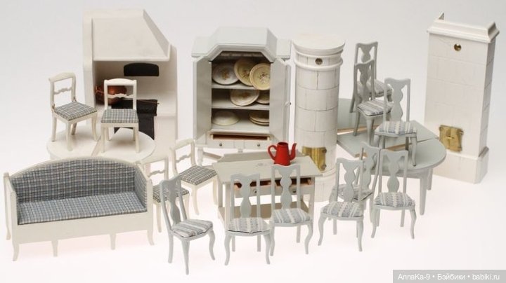 Антикварные печи для кукольных домиков