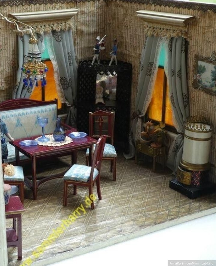 Антикварные печи для кукольных домиков