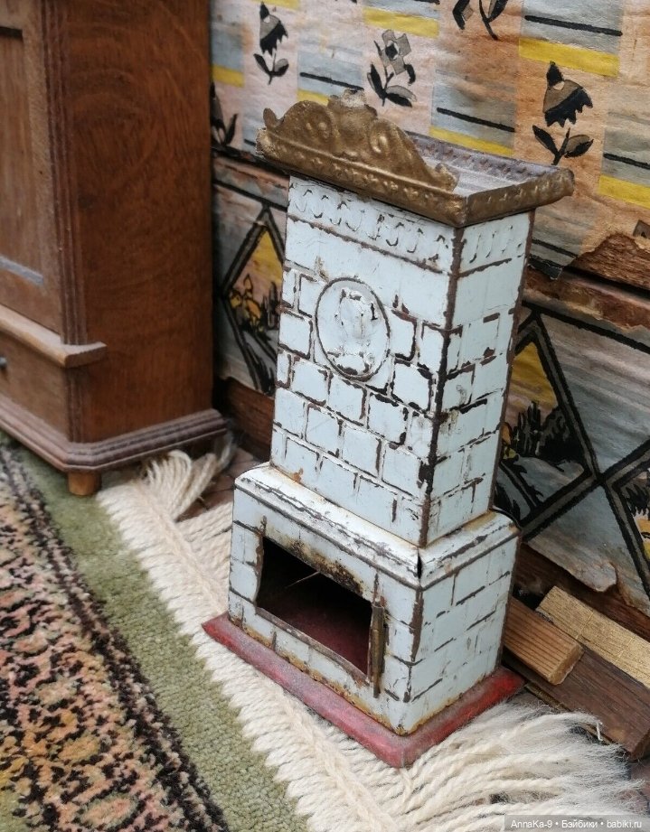 Антикварные печи для кукольных домиков