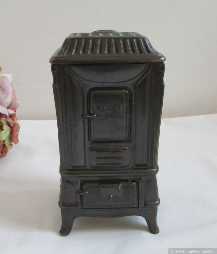 Антикварные печи для кукольных домиков