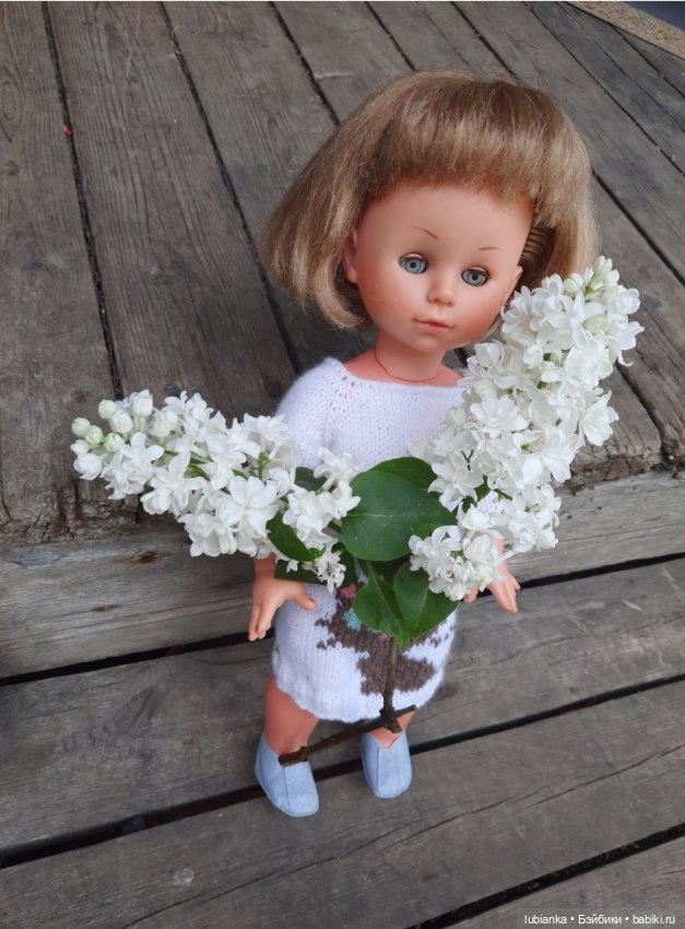 Белое платье и белые цветы🤍🤍