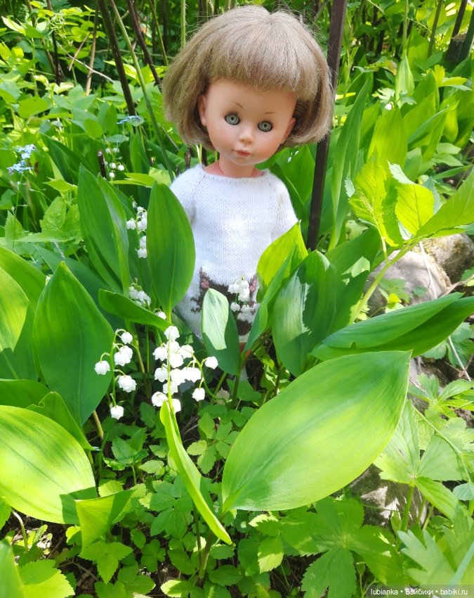 Белое платье и белые цветы🤍🤍