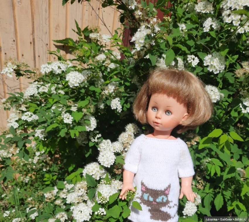 Белое платье и белые цветы🤍🤍