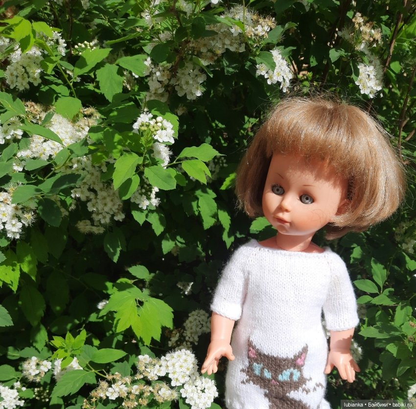 Белое платье и белые цветы🤍🤍