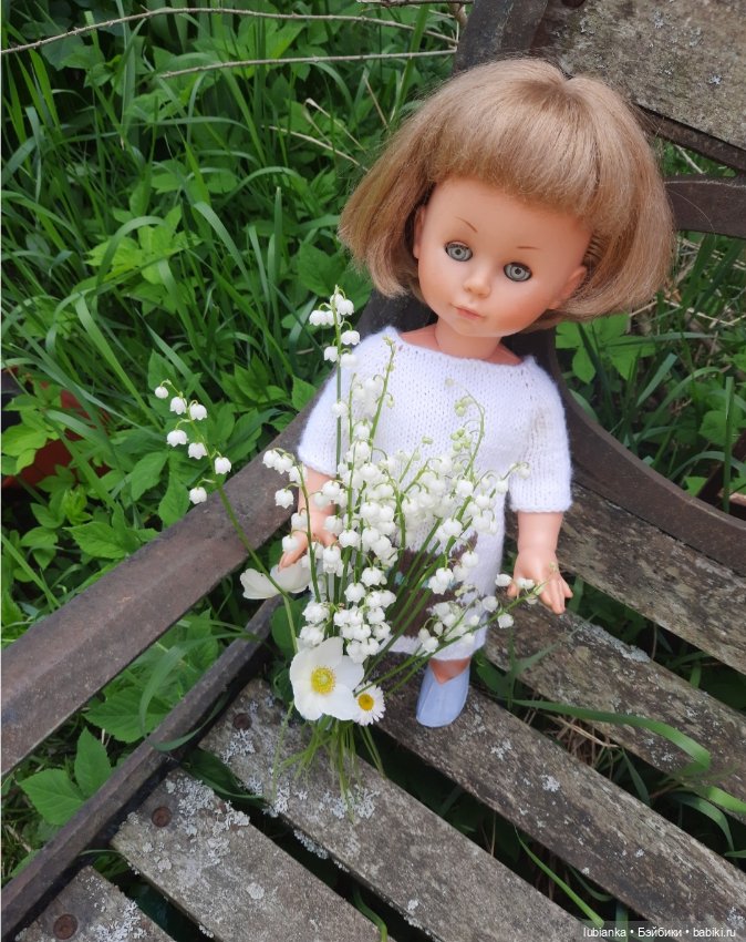 Белое платье и белые цветы🤍🤍