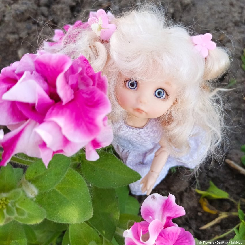 У нас наступило ЛЕТО - прогулка с дюймовочкой Джесси