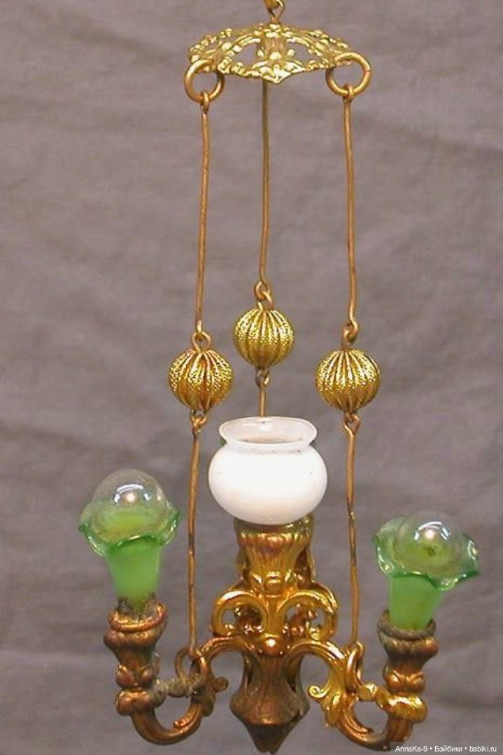 Антикварные люстры, настольные лампы для кукольных интерьеров