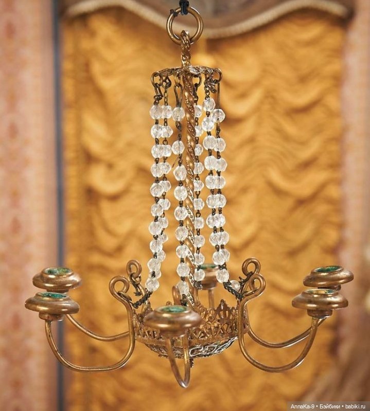 Антикварные люстры, настольные лампы для кукольных интерьеров