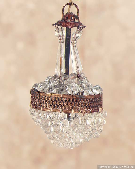 Антикварные люстры, настольные лампы для кукольных интерьеров