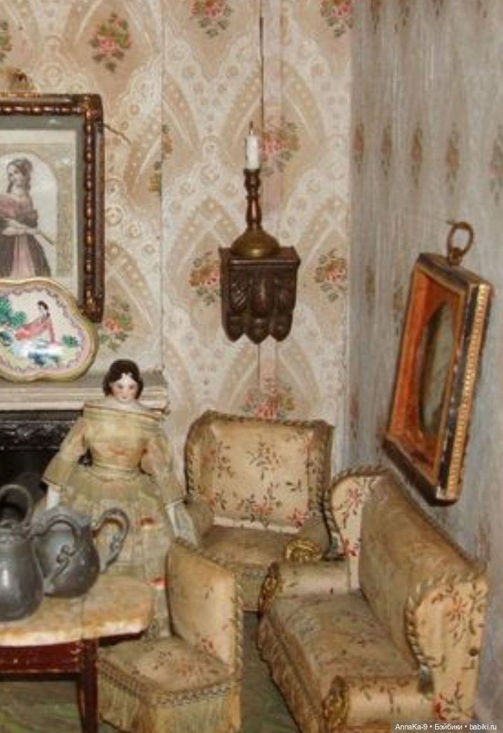Антикварные люстры, настольные лампы для кукольных интерьеров