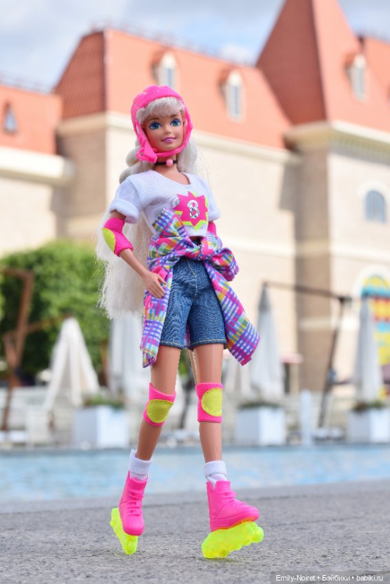 Жаркий летний день — Коллекции игровых кукол (Playline): фото полок (фото 2)