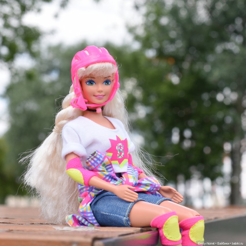 Жаркий летний день — Коллекции игровых кукол (Playline): фото полок (фото 5)