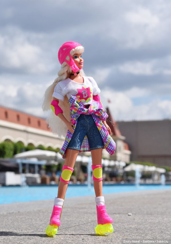 Жаркий летний день — Коллекции игровых кукол (Playline): фото полок