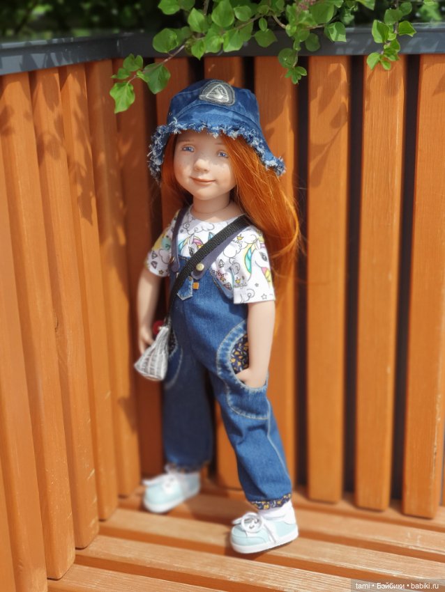 Энн-Майя или Цверг идет по городу