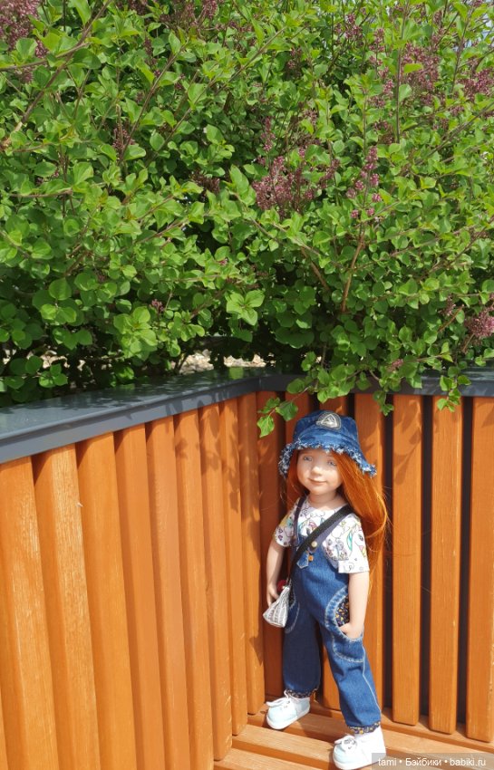 Энн-Майя или Цверг идет по городу