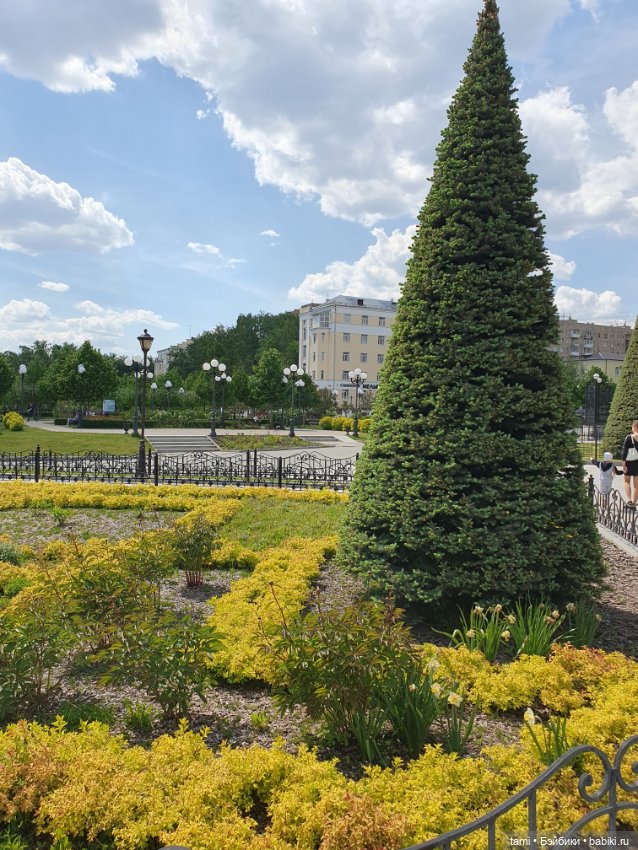 Энн-Майя или Цверг идет по городу