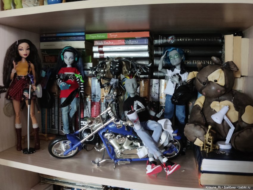 Дальняя полочка: Монстряхи и Майсин