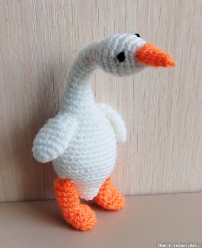 Вязаная игрушка для паолочки мини Гусик (фото 2)