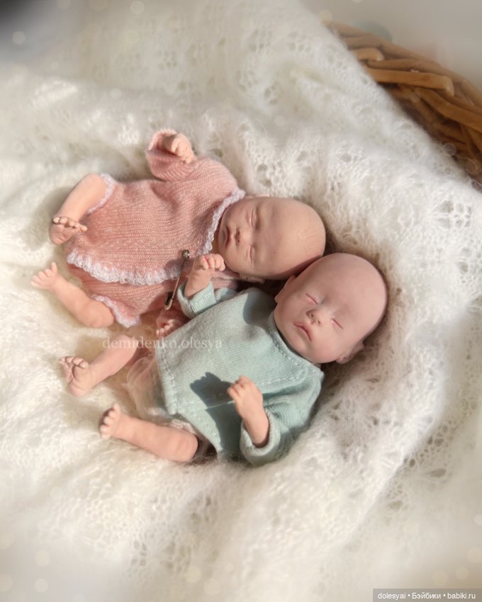 Миниатюрные двойняшки Майя и Илюша (фото 4)