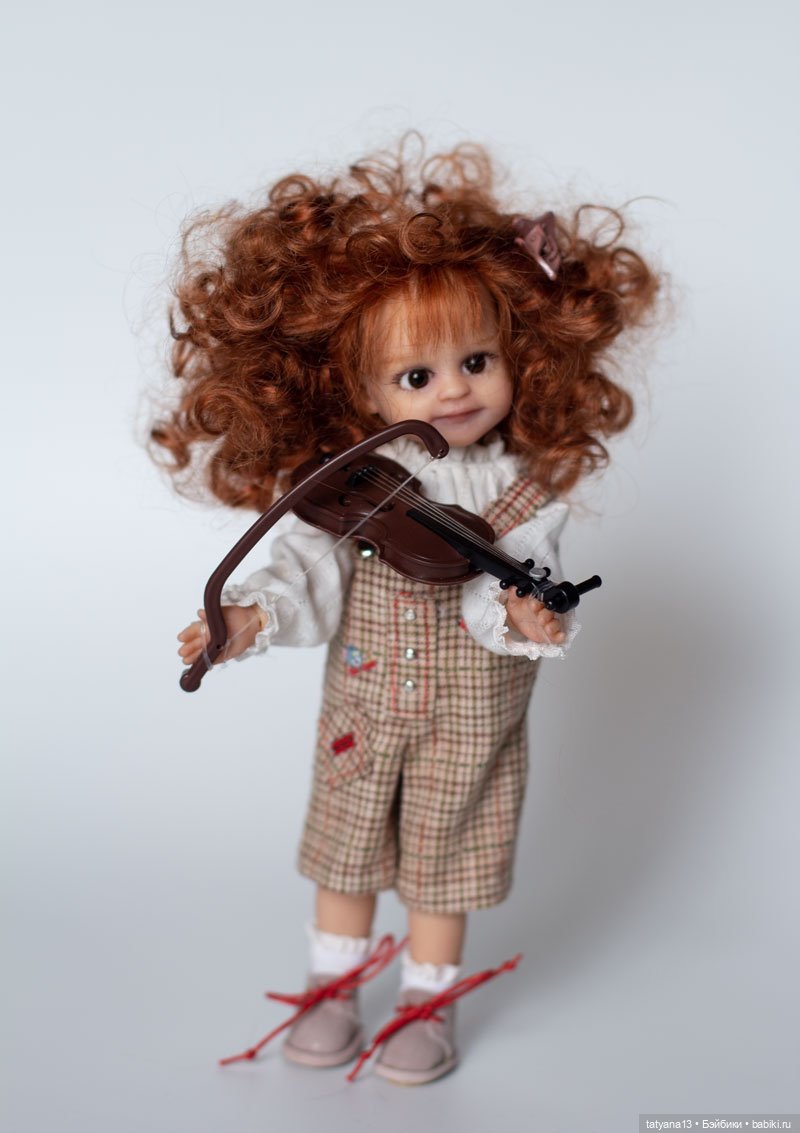 Leona - маленькая скрипачка (mini Paola Reina) (фото 9)