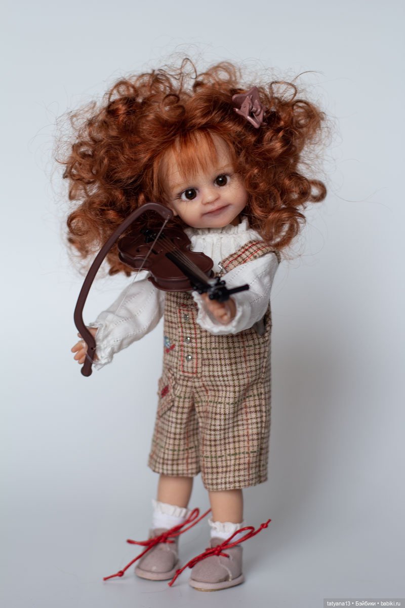 Leona - маленькая скрипачка (mini Paola Reina) (фото 8)