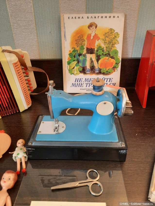 Выставка "Мамины истории о кукольной стране"