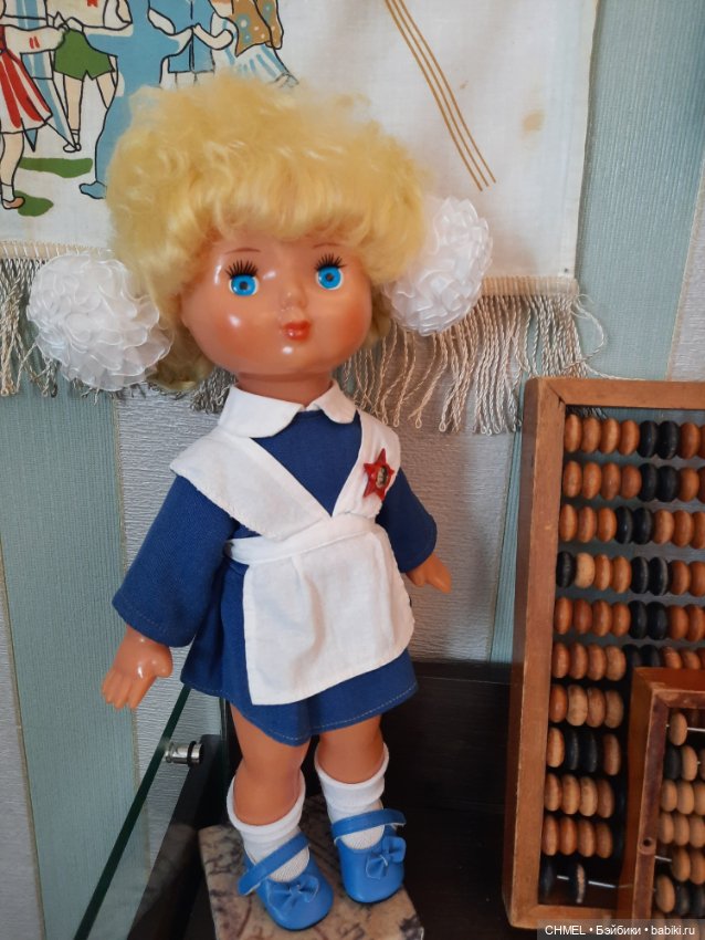 Выставка "Мамины истории о кукольной стране"