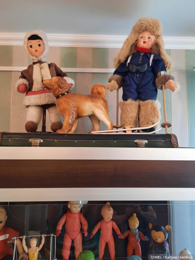 Выставка "Мамины истории о кукольной стране"