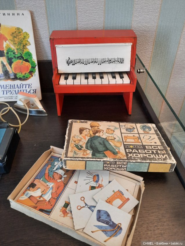 Выставка "Мамины истории о кукольной стране"