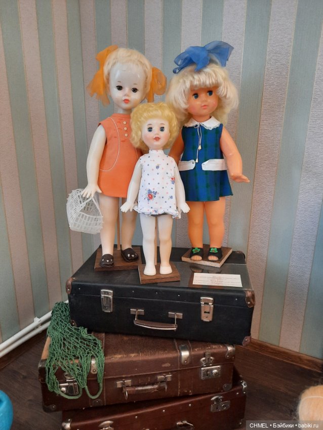 Выставка "Мамины истории о кукольной стране"