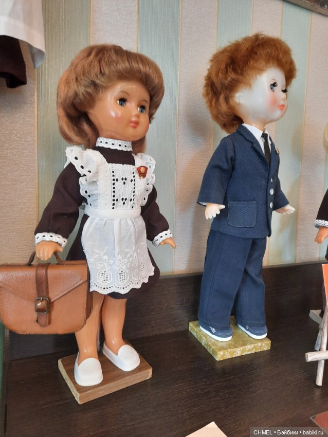 Выставка "Мамины истории о кукольной стране"