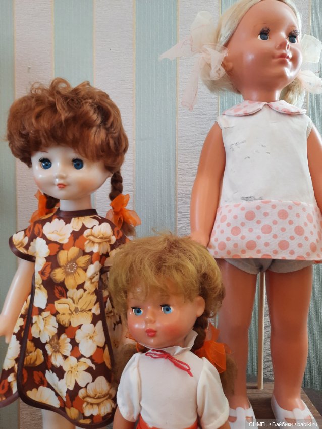 Выставка "Мамины истории о кукольной стране"