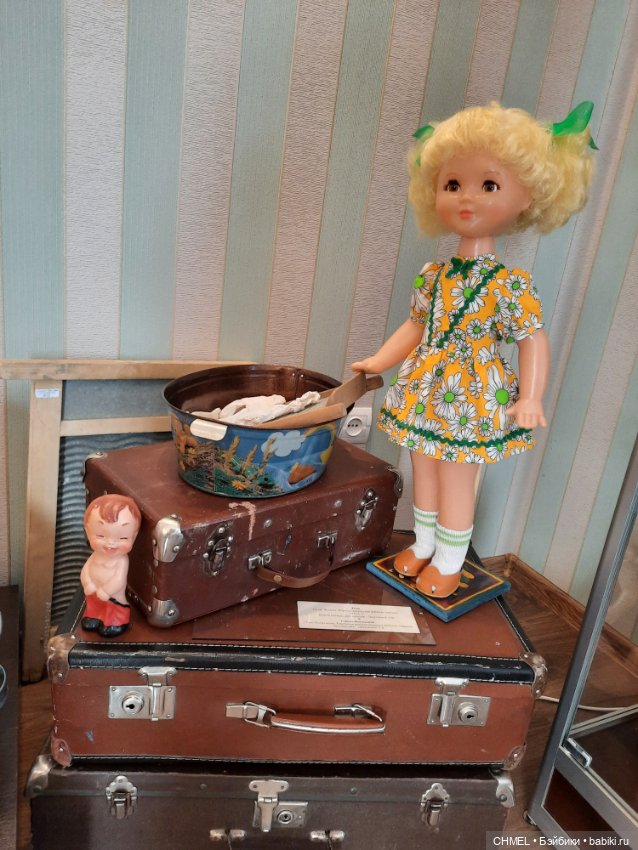 Выставка "Мамины истории о кукольной стране"