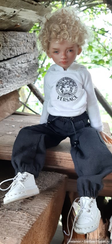 Когда ты первая модель на деревне у бабушки 😉