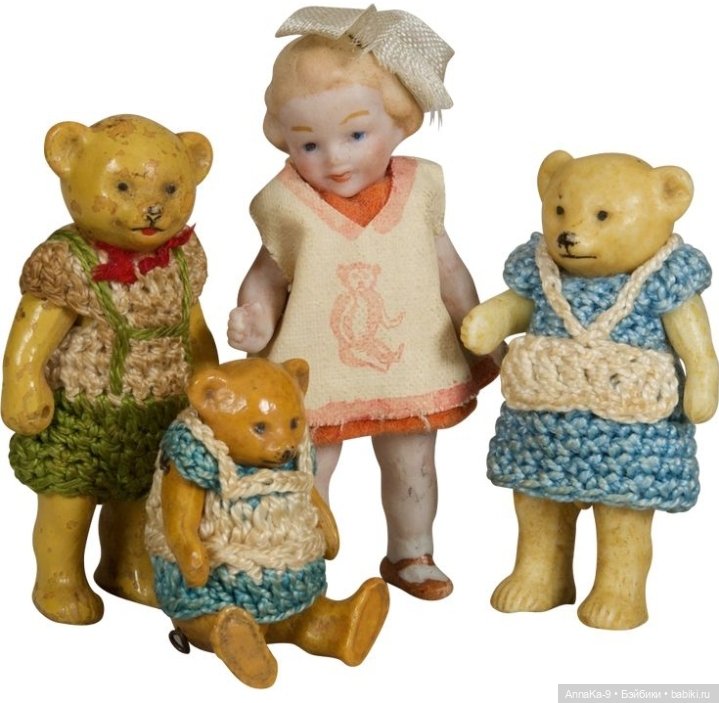 Вязанные наряды для миниатюрных антикварных кукол (фото 8)