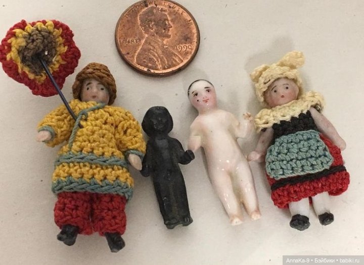 Вязанные наряды для миниатюрных антикварных кукол