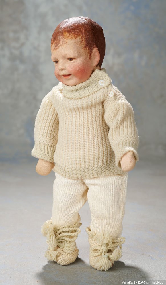 Вязанные наряды и костюмчики на антикварных кукол мальчиков
