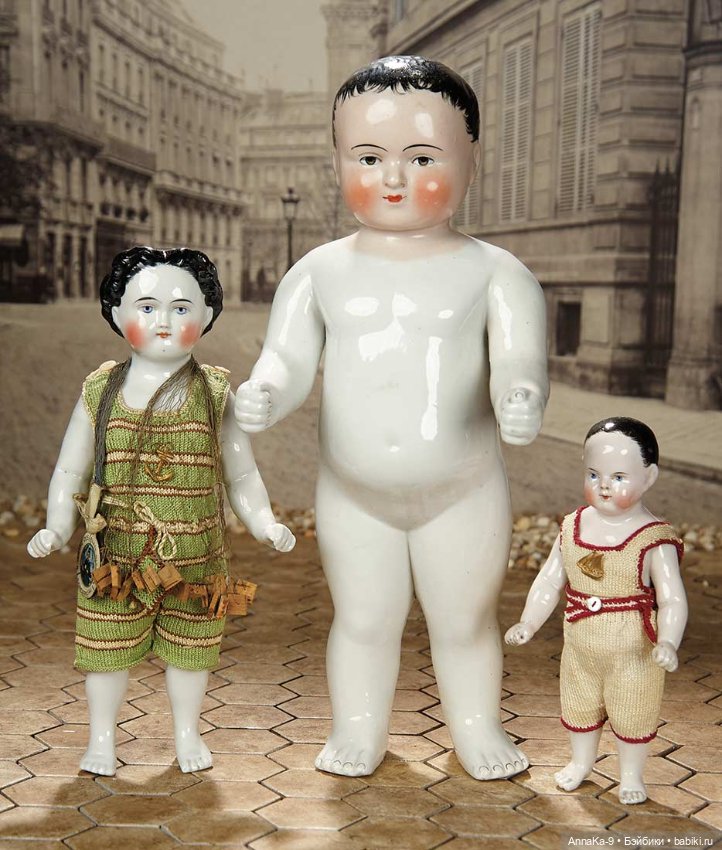 Вязанные наряды и костюмчики на антикварных кукол мальчиков (фото 8)