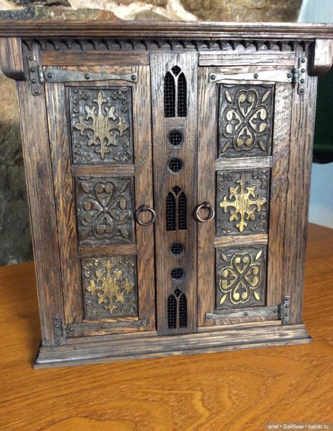 Реалистичный миниатюрный шкаф от Мастера Ян Х